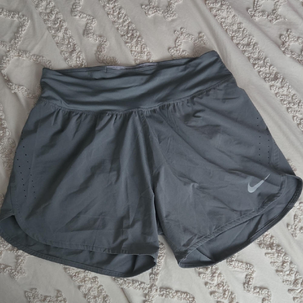 NWOT Nike Gray Athletic Shorts Moisture-Wicking Performance